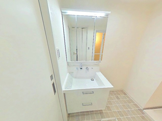 桃山台グランドマンションD弐棟の独立洗面台
