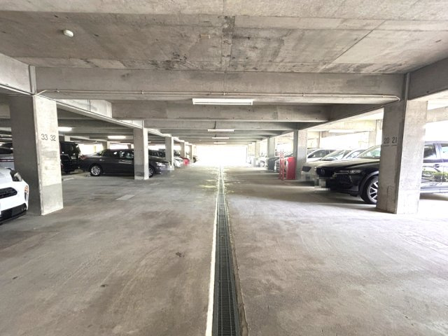 桃山台グランドマンションD弐棟の駐車場