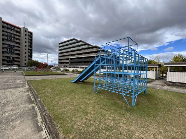 桃山台グランドマンションD弐棟の庭