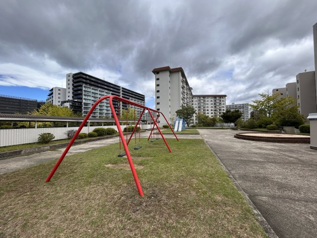 桃山台グランドマンションD弐棟の庭