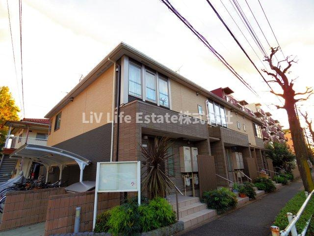 東大和市向原４丁目のアパートのエントランス