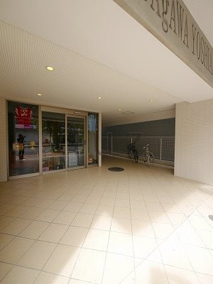 リブリシャーキーのエントランス