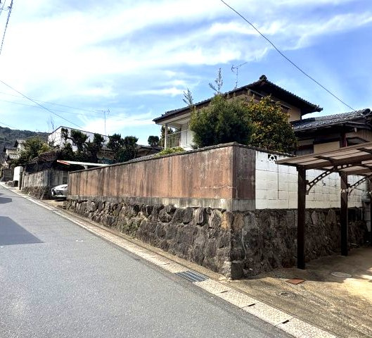 片縄西4丁目土地の前面道路含む現地写真