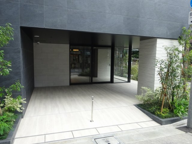 ルフォンプログレ南大塚のエントランス