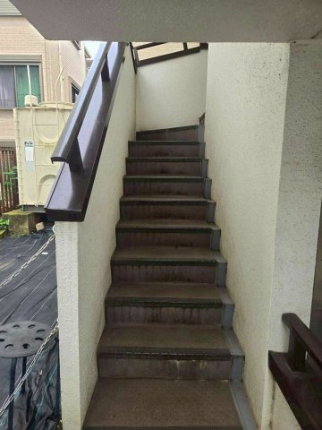 ルーブル新宿のエントランス