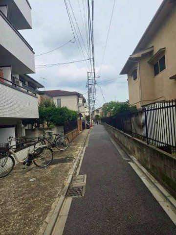 ルーブル新宿の周辺