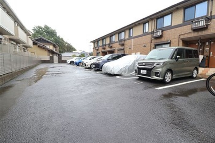メイユール マチハタの駐車場