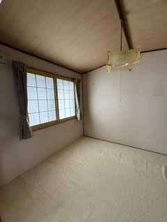 武佐３丁目　売家の和室|1F和室南側の窓です。