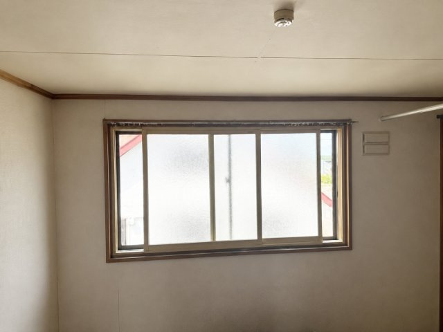 武佐３丁目　売家の和室|2F和室南側の部屋です。