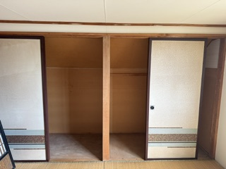 武佐３丁目　売家の収納|2F南和室の東側収納です。