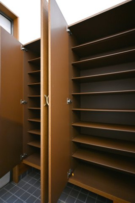 【収納】 | 邑楽郡大泉町朝日3丁目　中古戸建住宅 | シューズボックスは大容量のシューズボックス付きで家族の靴もすっきり片付きます♪