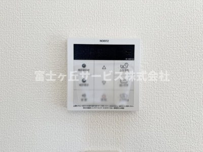 【発電・温水設備】 | 焼津市大村3丁目 新築一戸建て B号棟 | リビングからも操作ができて便利です