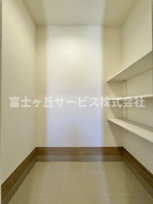 【収納】 | 焼津市大村3丁目 新築一戸建て B号棟 | 玄関にあるシューズクロークです