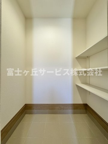 【収納】 | 焼津市大村3丁目 新築一戸建て B号棟 | 玄関にあるシューズクロークです