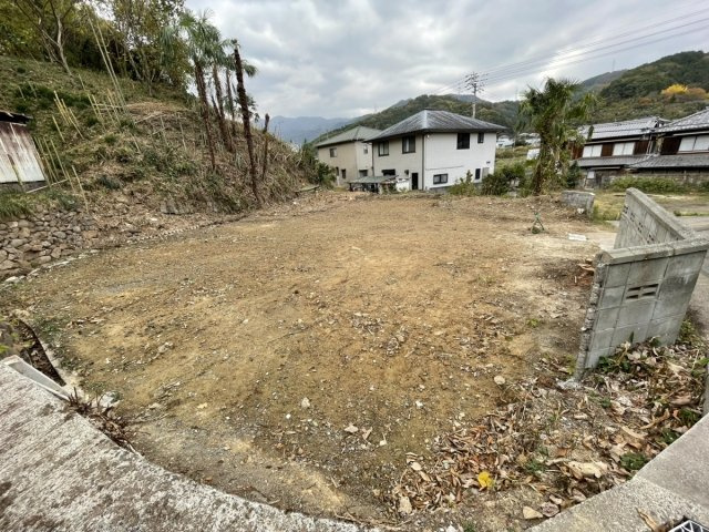 松山市窪野町の売地の外観