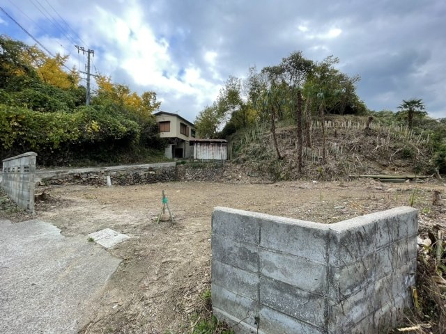 松山市窪野町の売地の外観