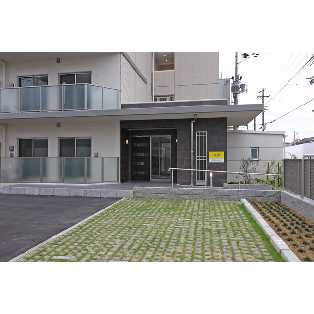 リアライズ今里南のエントランス