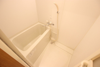 ※別室参考写真。１人暮らしに嬉しいバス・トイレ独立タイプです。