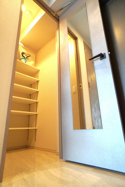 Ｊ．ＧＲＡＮ　Ｃｏｕｒｔ　品川西大井ＷＥＳＴの収納|※写真は同タイプ住戸です。