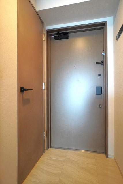 Ｊ．ＧＲＡＮ　Ｃｏｕｒｔ　品川西大井ＷＥＳＴの玄関|※写真は同タイプ住戸です。