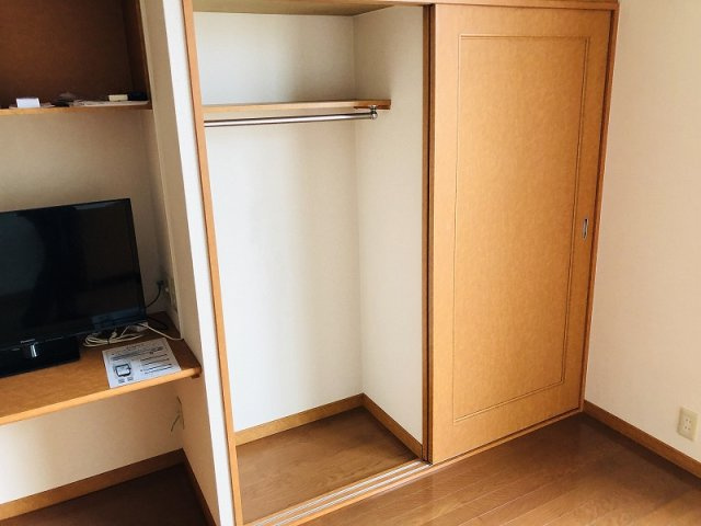 レオパレスルミエールの内装|クローゼット