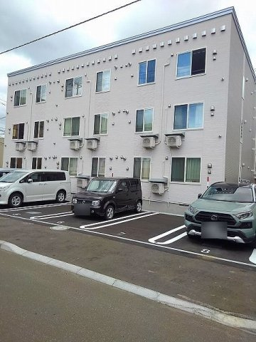 フラワーマンション中央図書館前の駐車場