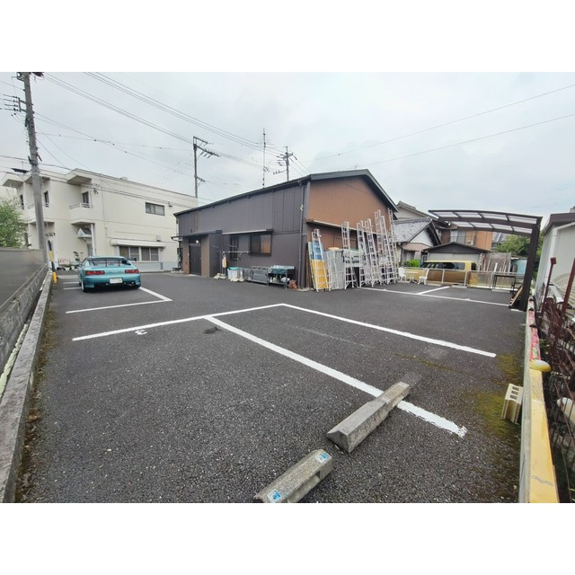 岐阜市上川手の駐車場の外観