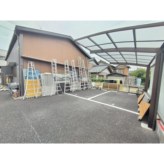 岐阜市上川手の駐車場の外観