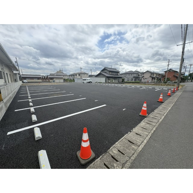 本巣郡北方町高屋白木２丁目の駐車場