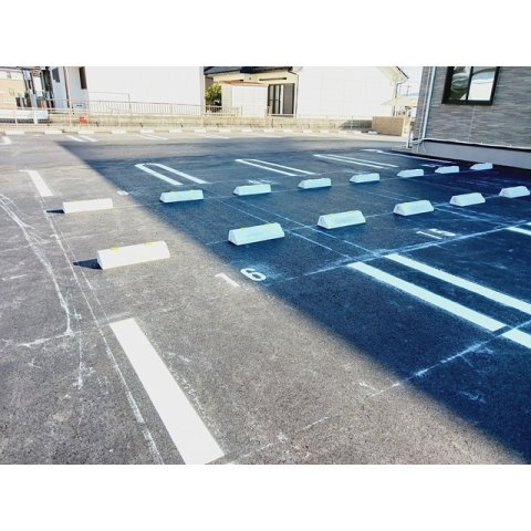 岐阜市石原３丁目のアパートの駐車場