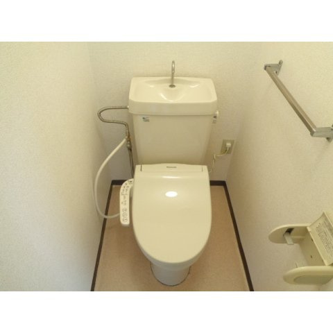 クレセントイワイのトイレ