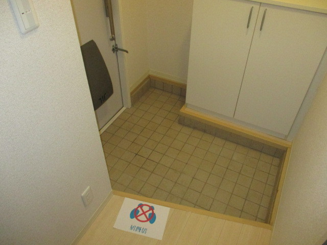 コンフォート東福寺Ａの玄関