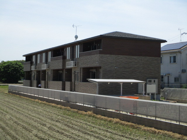 生駒郡斑鳩町目安北２丁目のアパートの外観