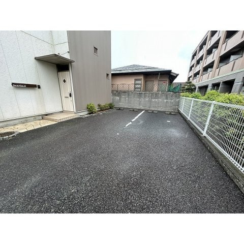 サンライズ　Ｃ棟の駐車場