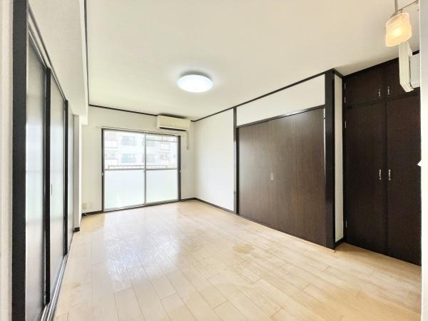 【居間・リビング】 | 泉北槇塚台住宅五号棟 | 家族の一体感を感じられるDK！家族と過ごす時間を大切にする方にぴったりの住空間です♪