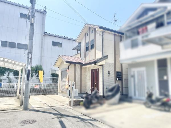 【前面道路含む現地写真】 | 全面道路：幅員約5ｍ！前面道路は交通量も少なく、安心してお住まい頂けます!