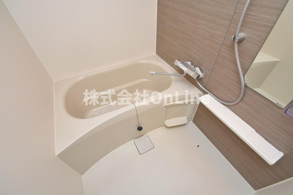 ファステート東大阪アダマスの浴室