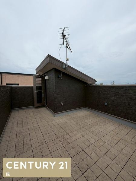 和歌山市今福２丁目　中古戸建のバルコニー