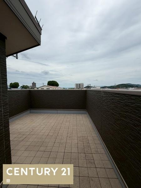 和歌山市今福２丁目　中古戸建のバルコニー