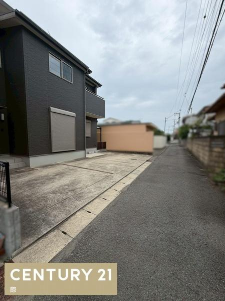 和歌山市今福２丁目　中古戸建の前面道路含む現地写真