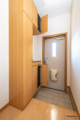 ガーデンハウス朝日山　Aの玄関