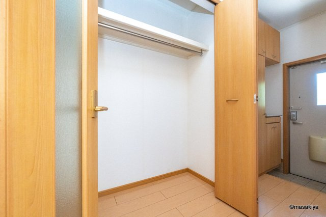 ガーデンハウス朝日山　Aの玄関