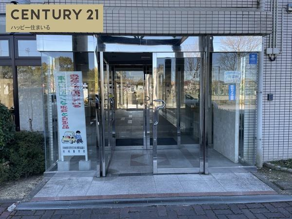 中央マンション上地のエントランス