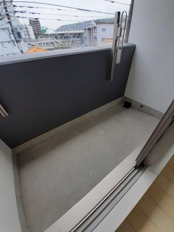 グランコーナ高崎のバルコニー|暖かな日差しのふりそそぐバルコニー