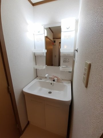 オークレジデンス・あきよしの洗面所|忙しい朝には欠かせない洗面所です