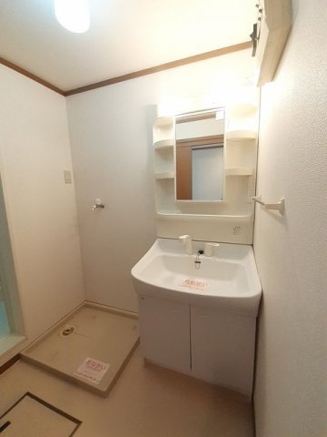 サンセールメゾンの洗面所|明るい洗面所です