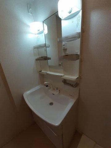 アパートメントこころの洗面所|使いやすい洗面所です