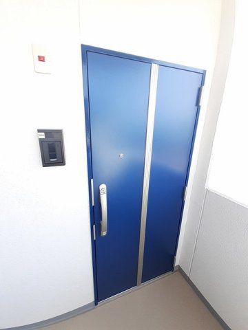 グランシャトル　高崎の玄関|収納もある玄関です