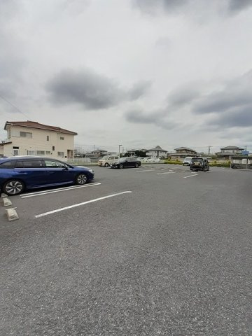 ラ・ティーダヒルズＢの駐車場|駐車場があります