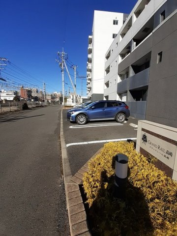 グランドレール高崎の駐車場|駐車場があります